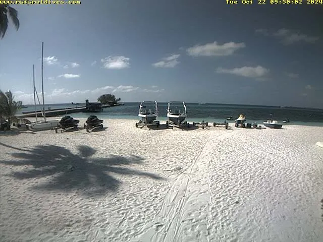 Kuredu’s Beach Ocean Watersport Webcam Malediven